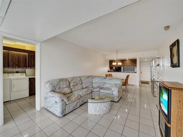 1532 Whitehall Dr # 403, Davie FL 33324