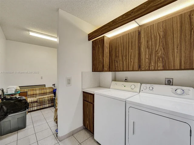 1532 Whitehall Dr # 403, Davie FL 33324