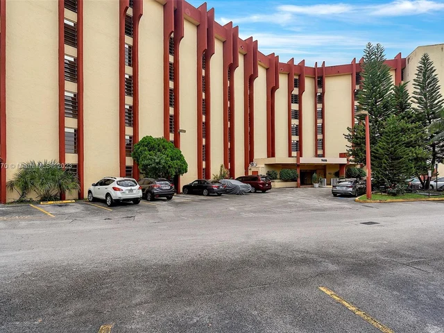 9686 Fontainebleau Blvd # 507, Miami FL 33172