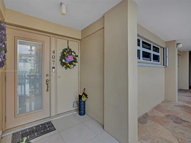 1012 N Ocean Blvd # 407, Pompano Beach FL 33062