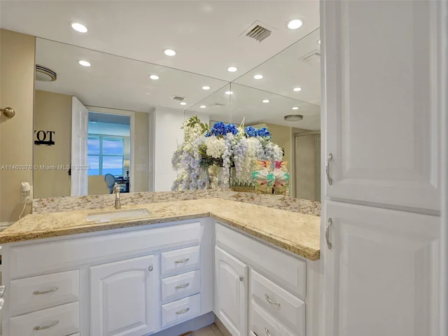 1012 N Ocean Blvd # 407, Pompano Beach FL 33062