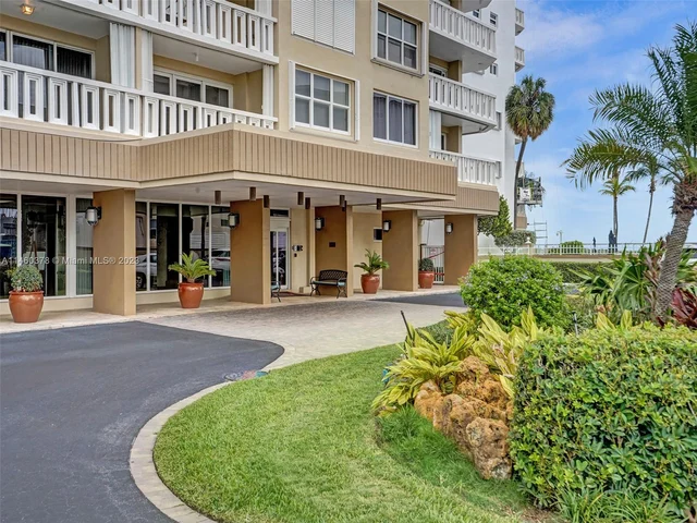 1012 N Ocean Blvd # 407, Pompano Beach FL 33062