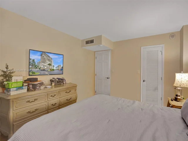 1012 N Ocean Blvd # 407, Pompano Beach FL 33062