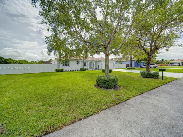 32333 SW 205th Ave, Homestead FL 33030