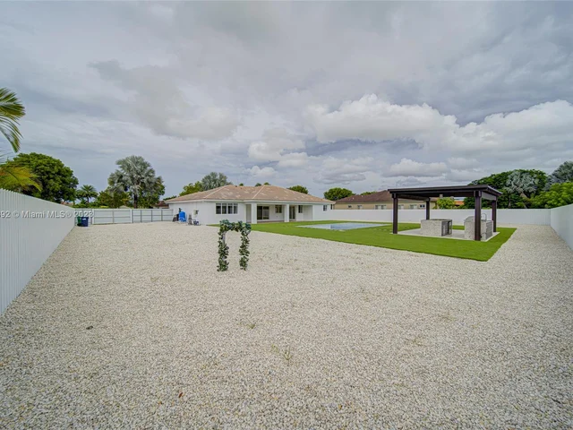 32333 SW 205th Ave, Homestead FL 33030