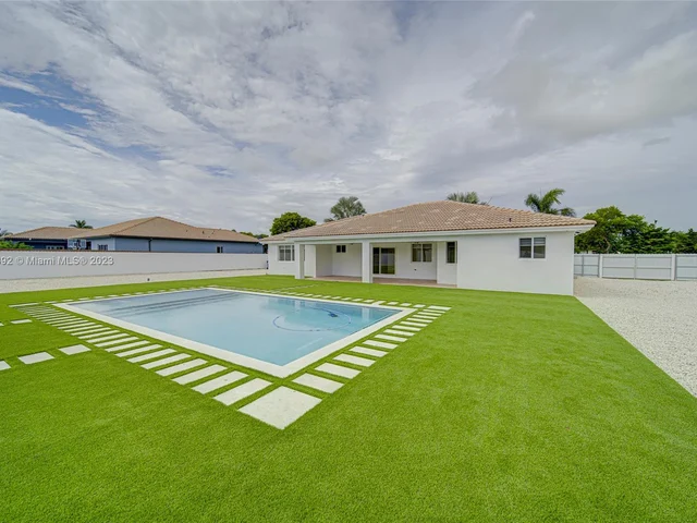 32333 SW 205th Ave, Homestead FL 33030