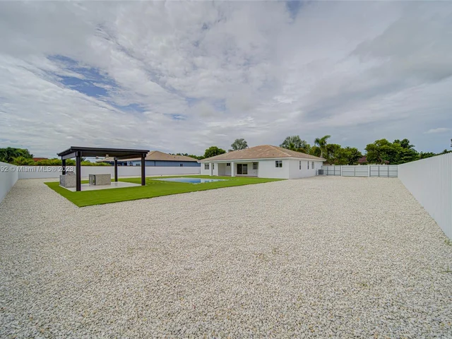 32333 SW 205th Ave, Homestead FL 33030