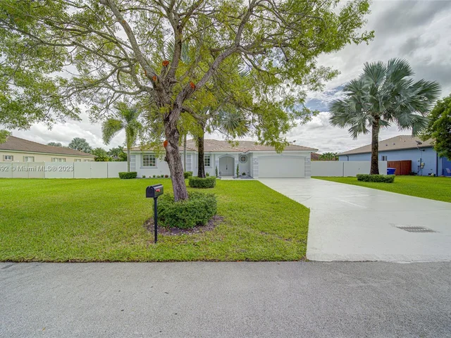 32333 SW 205th Ave, Homestead FL 33030