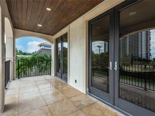 169 SE Wavecrest Way, Boca Raton FL 33432