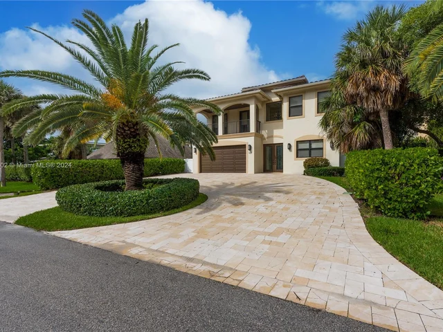 169 SE Wavecrest Way, Boca Raton FL 33432