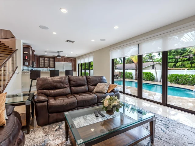 169 SE Wavecrest Way, Boca Raton FL 33432