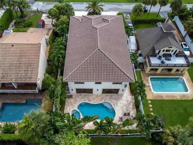 169 SE Wavecrest Way, Boca Raton FL 33432