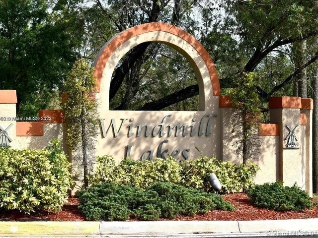 8768 SW 3rd St # 204, Pembroke Pines FL 33025