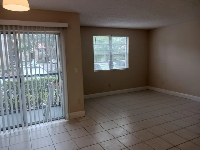 1225 SW 46th Ave # 213, Pompano Beach FL 33069