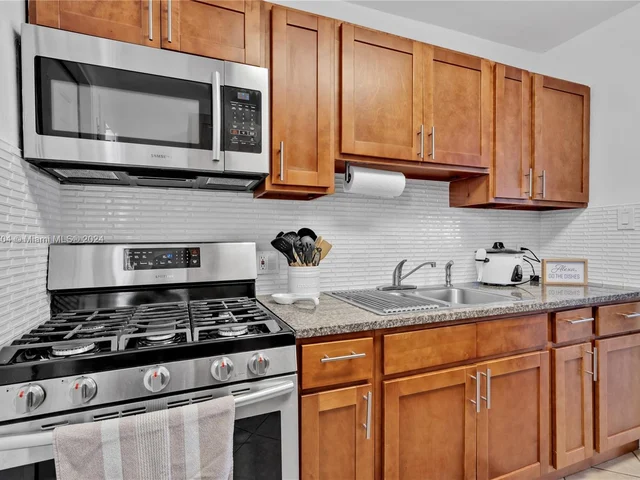 2405 Funston St, Hollywood FL 33020