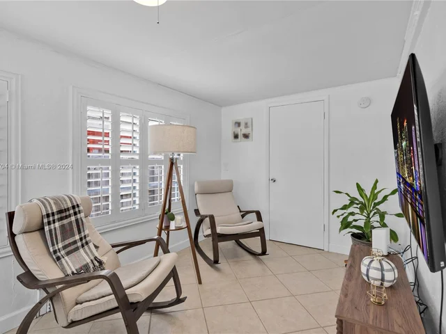 2405 Funston St, Hollywood FL 33020