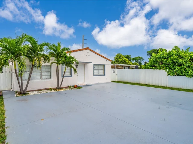 2405 Funston St, Hollywood FL 33020