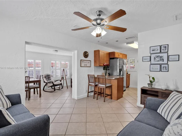 2405 Funston St, Hollywood FL 33020