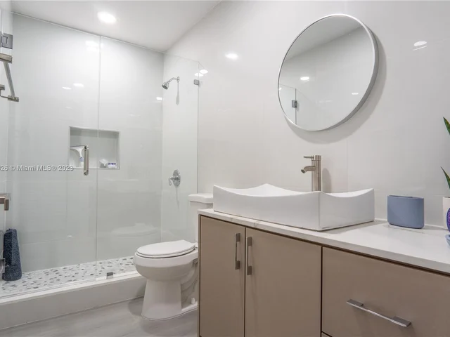 41 NW 40th Ave, Miami FL 33126