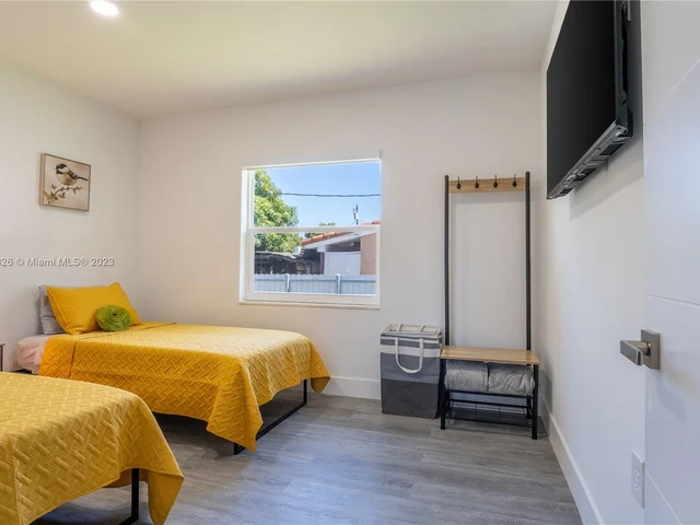 41 NW 40th Ave, Miami FL 33126