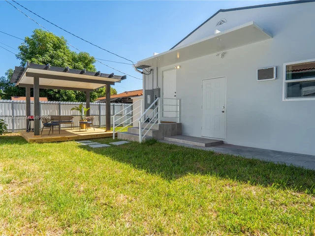 41 NW 40th Ave, Miami FL 33126