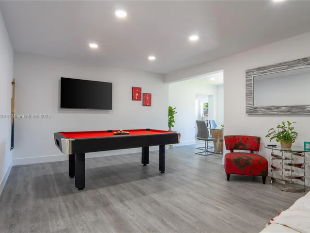 41 NW 40th Ave, Miami FL 33126