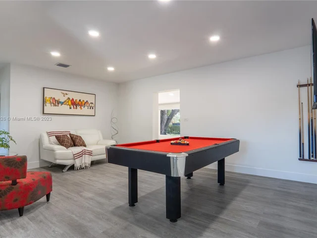 41 NW 40th Ave, Miami FL 33126