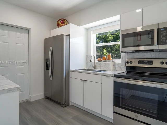 41 NW 40th Ave, Miami FL 33126