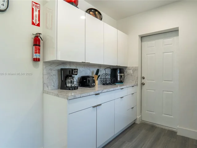 41 NW 40th Ave, Miami FL 33126