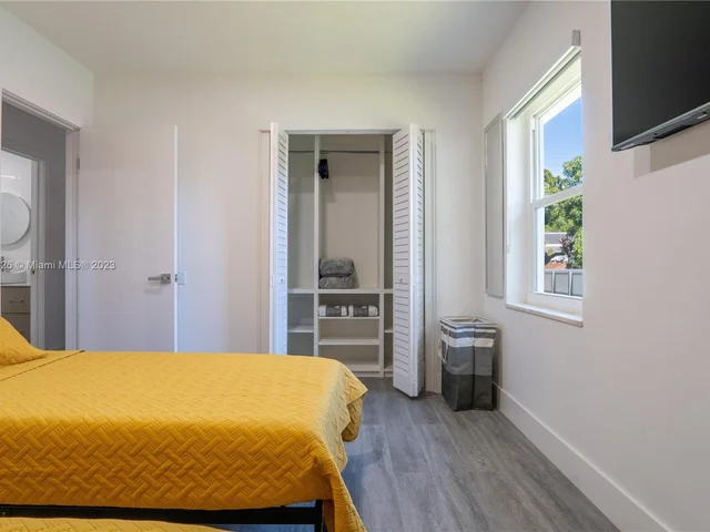 41 NW 40th Ave, Miami FL 33126