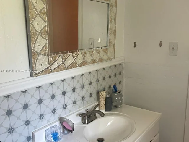 1137 NW 58th Ter, Miami FL 33127