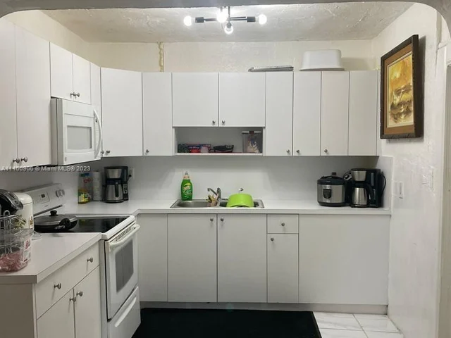 1137 NW 58th Ter, Miami FL 33127