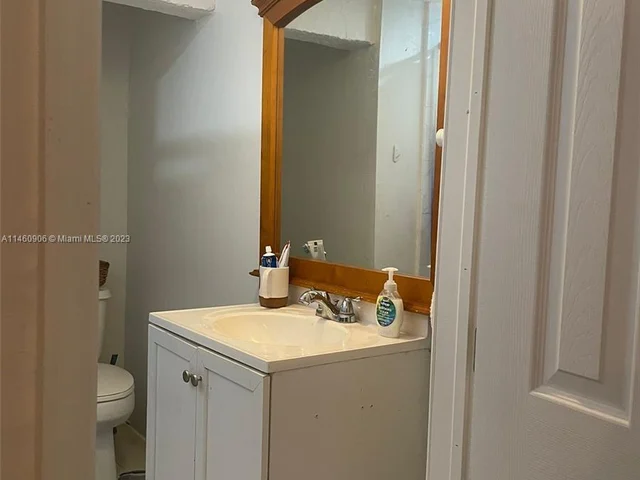 1137 NW 58th Ter, Miami FL 33127