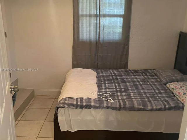 1137 NW 58th Ter, Miami FL 33127