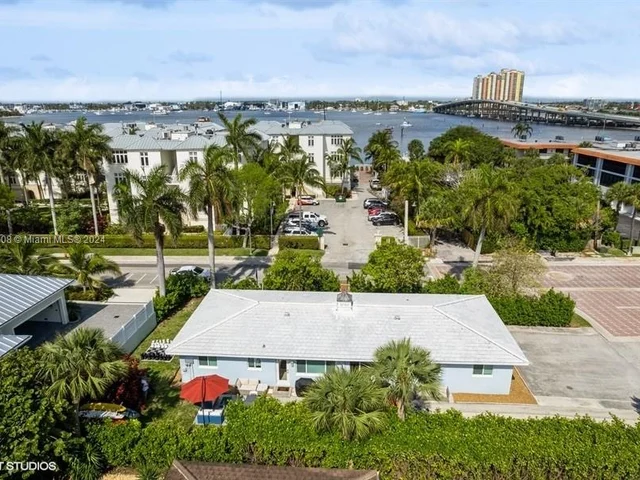 340 Bamboo Rd, Palm Beach Shores FL 33404