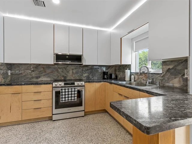 340 Bamboo Rd, Palm Beach Shores FL 33404