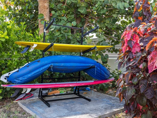 340 Bamboo Rd, Palm Beach Shores FL 33404