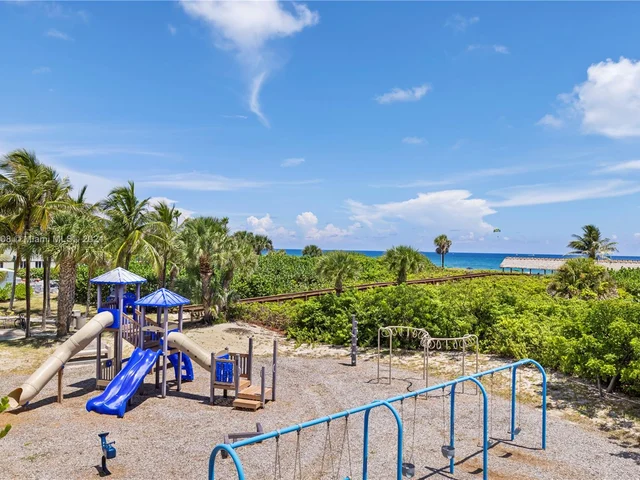 340 Bamboo Rd, Palm Beach Shores FL 33404