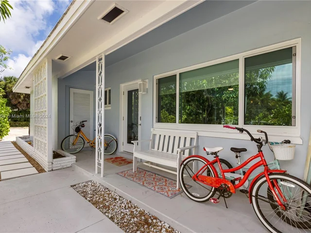 340 Bamboo Rd, Palm Beach Shores FL 33404