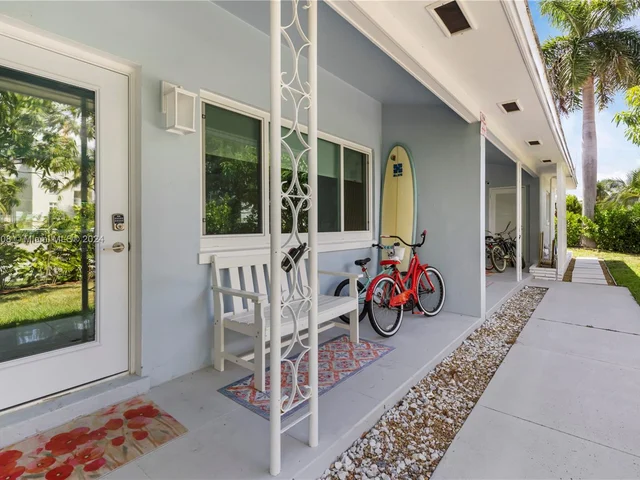 340 Bamboo Rd, Palm Beach Shores FL 33404