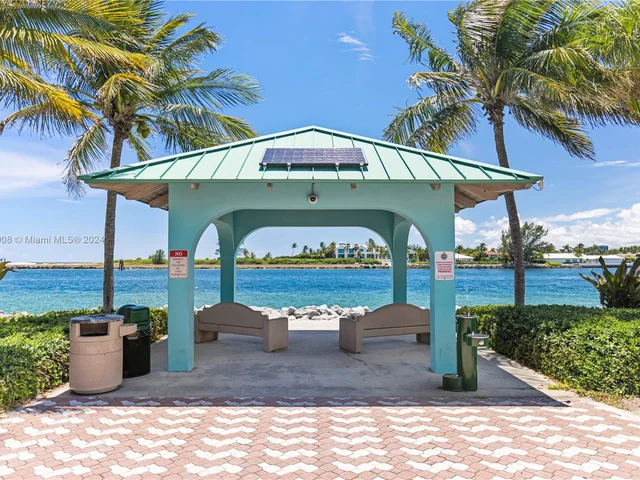 340 Bamboo Rd, Palm Beach Shores FL 33404