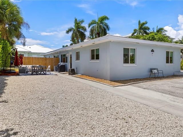 340 Bamboo Rd, Palm Beach Shores FL 33404