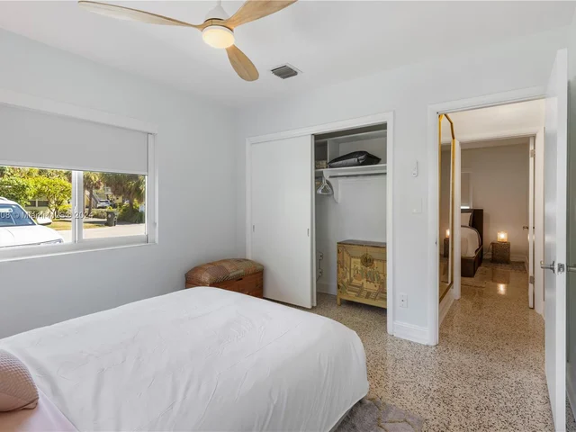 340 Bamboo Rd, Palm Beach Shores FL 33404