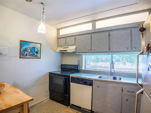 17011 N Bay Rd # 111, Sunny Isles Beach FL 33160