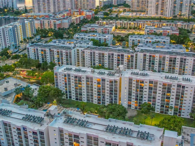 17011 N Bay Rd # 111, Sunny Isles Beach FL 33160