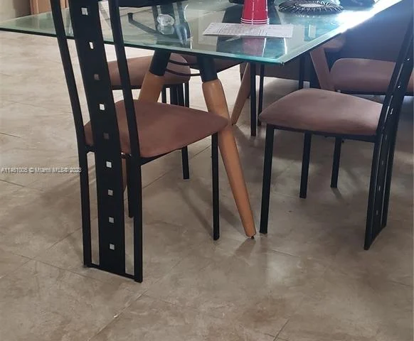 345 NW 75th St, Miami FL 33150