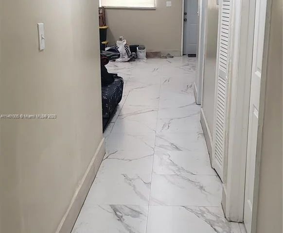 345 NW 75th St, Miami FL 33150