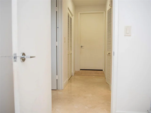 781 Crandon Blvd # 106, Key Biscayne FL 33149