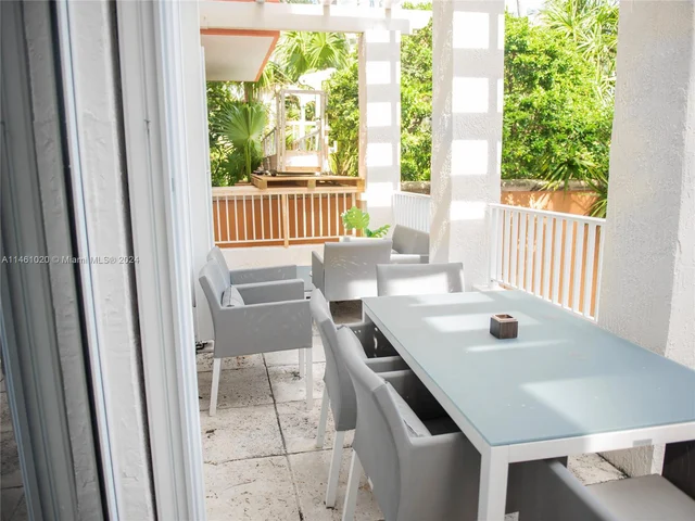 781 Crandon Blvd # 106, Key Biscayne FL 33149