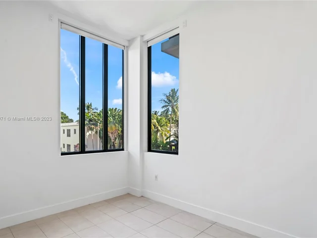1030 15th St # 203, Miami Beach FL 33139